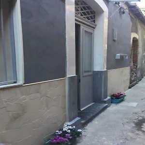 Apartman Agora Fortino, Catania-Fontanarossai nemzetközi repülőtér